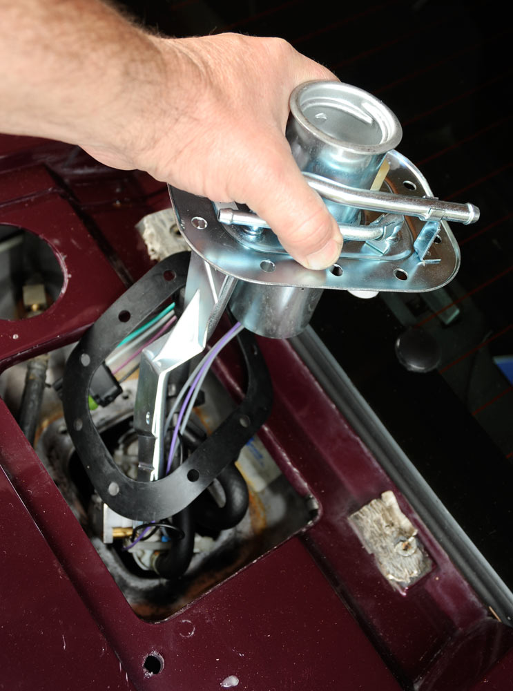 19841996 C4 Corvette Fuel Sending Unit Installation Corvette Magazine