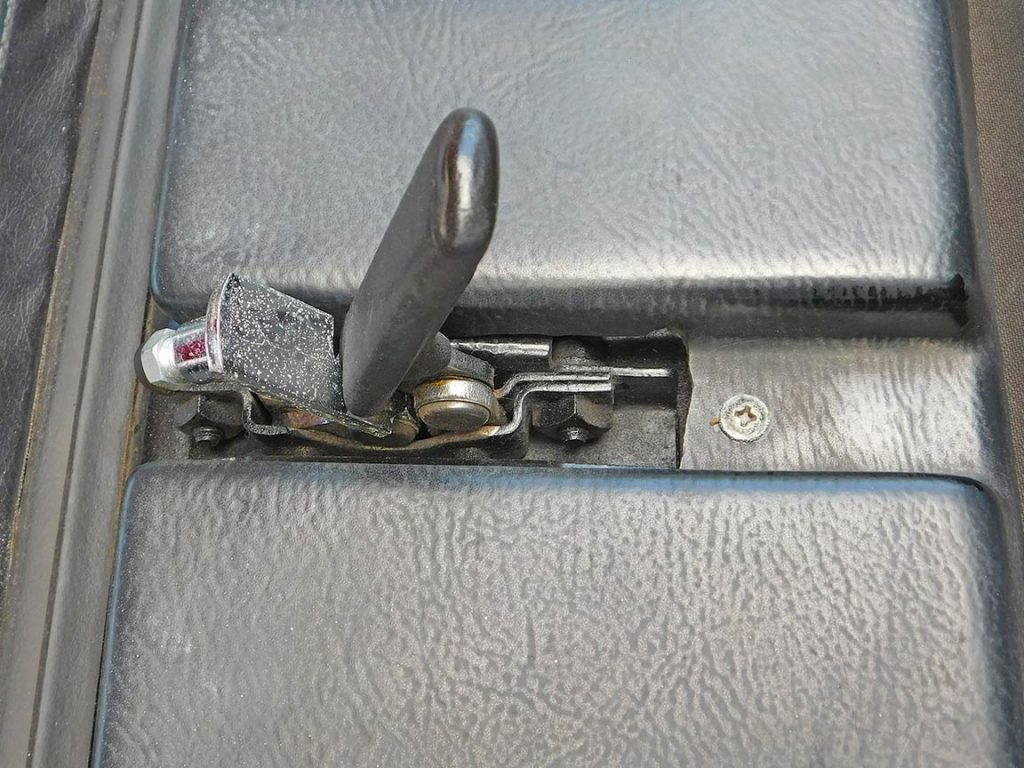 1968-1975-convertible-top-front-latch-replacement-corvette-magazine