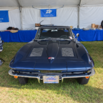 classic_corvette_at_the_zip_display_tent