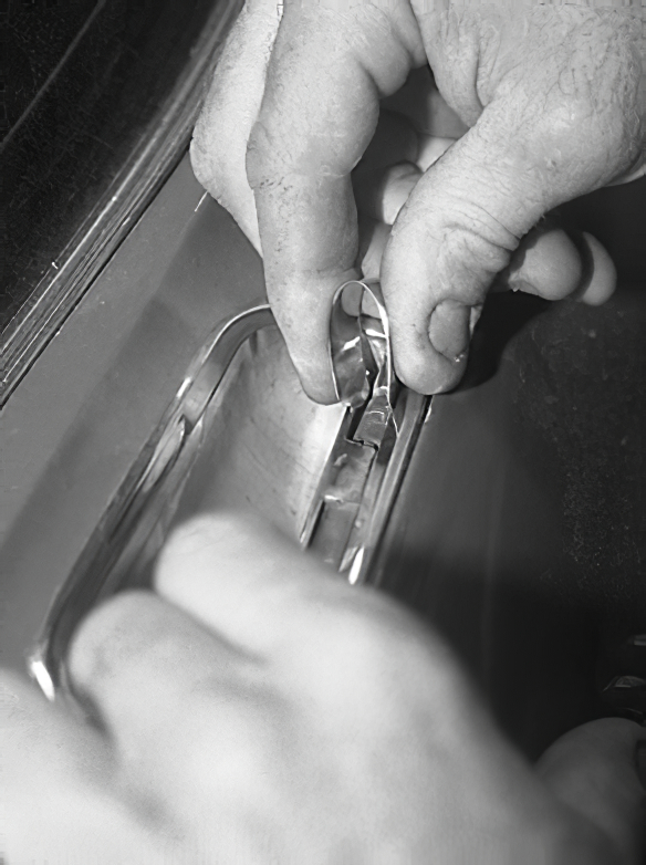 19681982 Door Hinge Spring Replacement & Handle Flap Repair Corvette